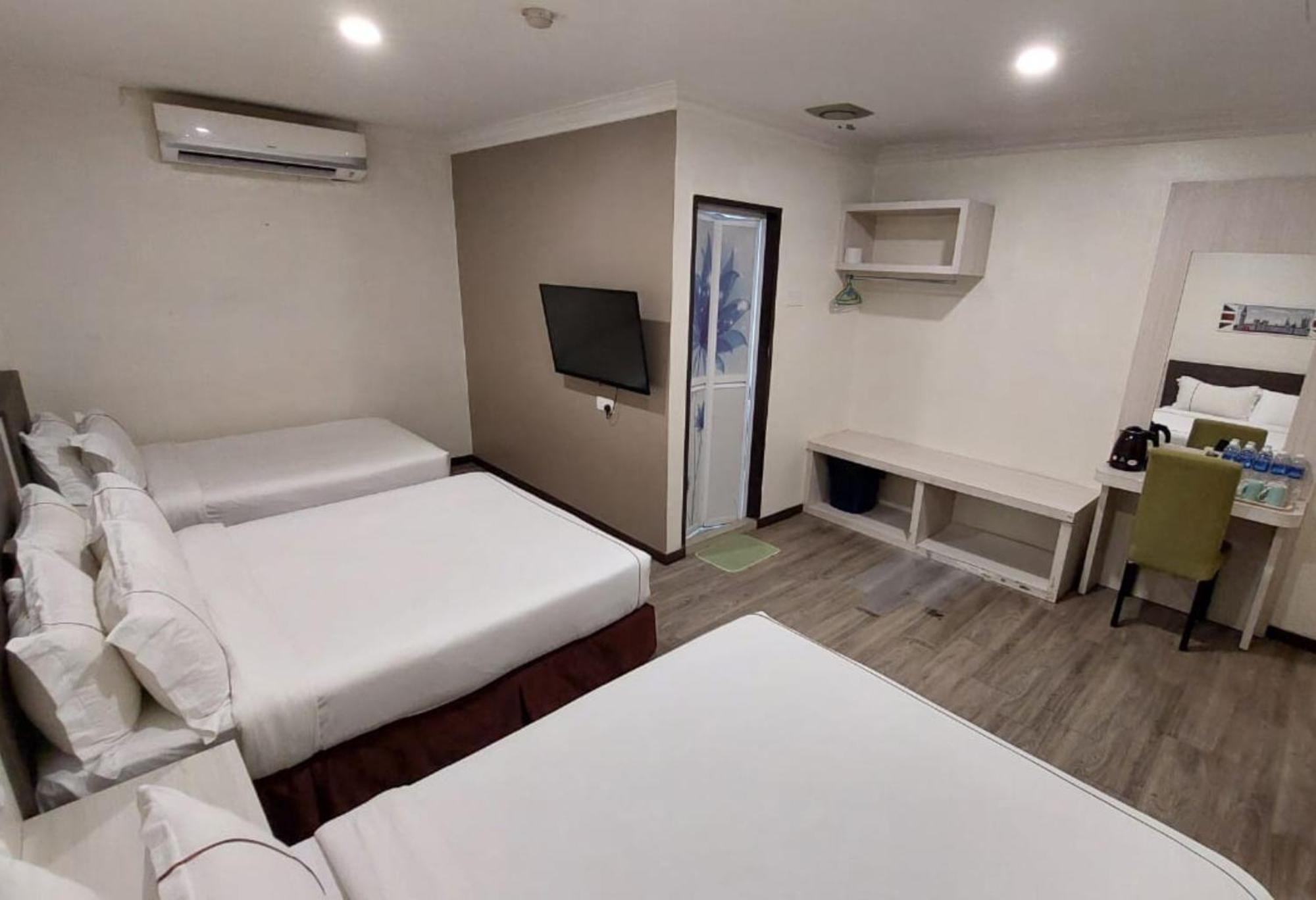 Angsoka Hotel Teluk Intan Exterior photo