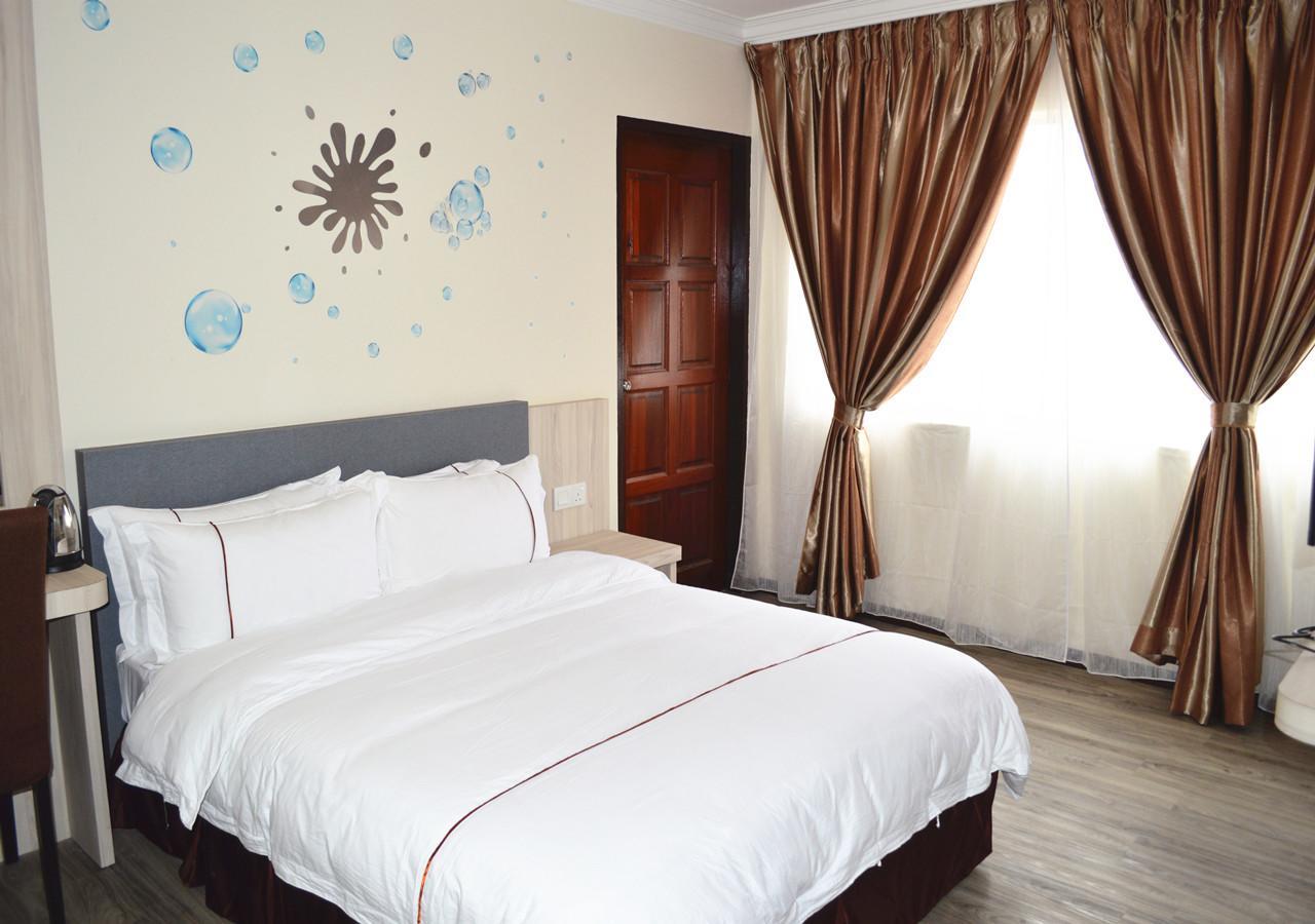 Angsoka Hotel Teluk Intan Exterior photo